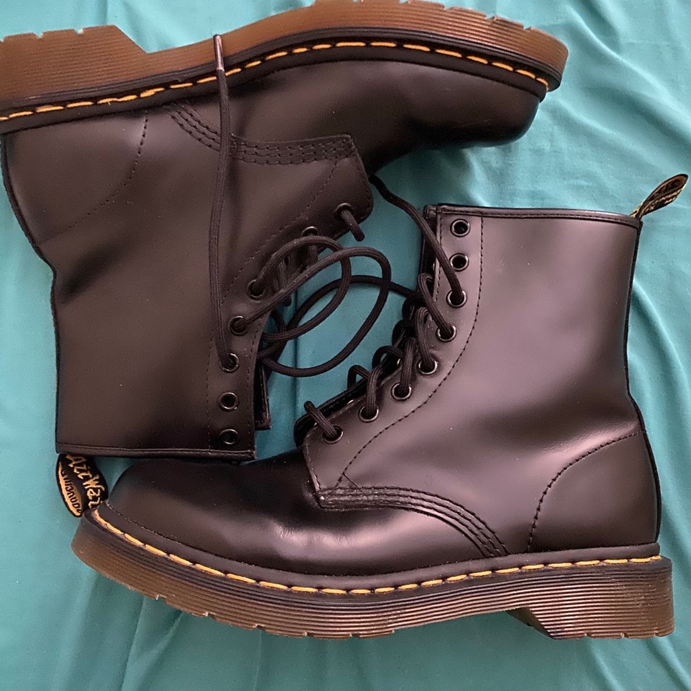 Dr Martens Boots Women’s size 8
